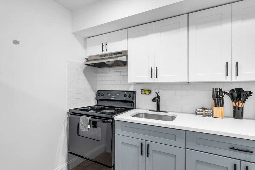 Building Photo - 24 Highland St