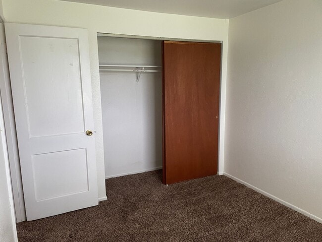 Building Photo - Duplex For Rent / WSG INCLUDED!!!