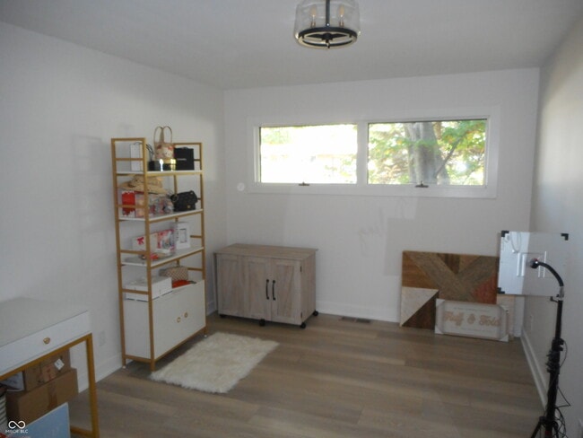 Building Photo - 740 W Auman Dr