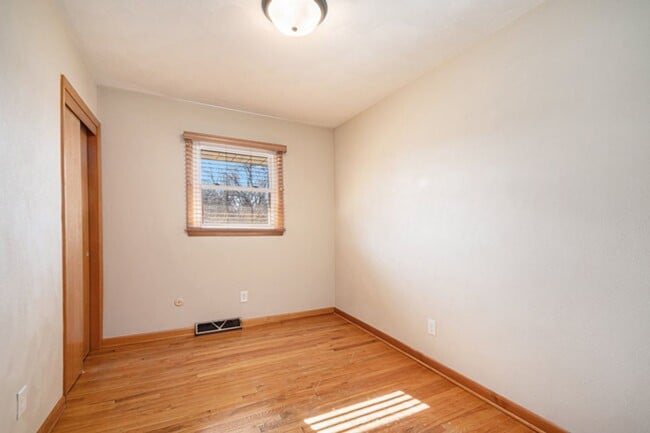 Building Photo - Penn Schools!  Remodeled Granger home-Lawn...