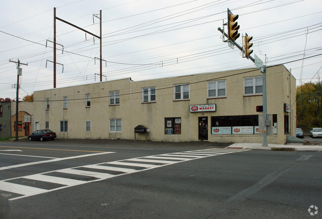 Building Photo - 802 Bristol Pike