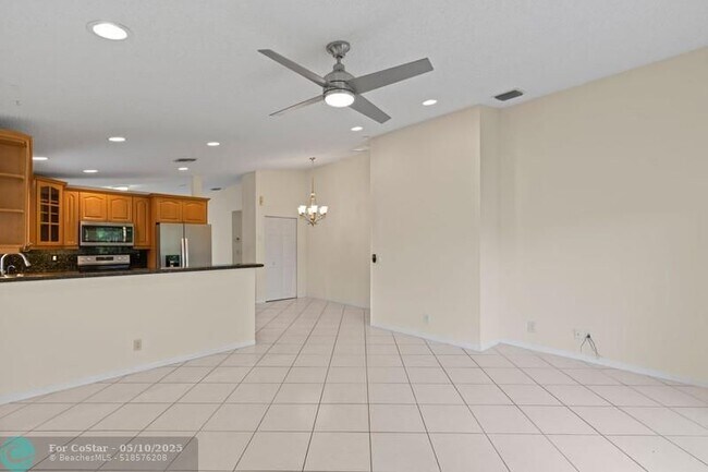 Building Photo - 10091 SW 16th Pl