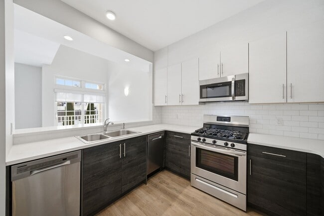 Building Photo - 764 New Bridge Rd