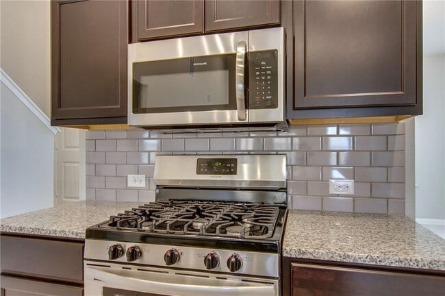 Building Photo - 6916 Ranchito Dr