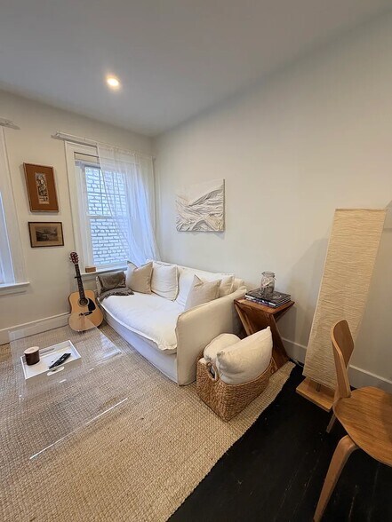 Building Photo - 1332 15th St NW