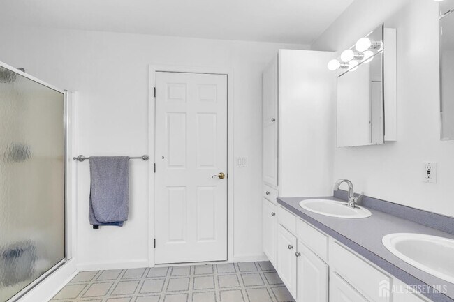 Building Photo - 108 Miller Ave