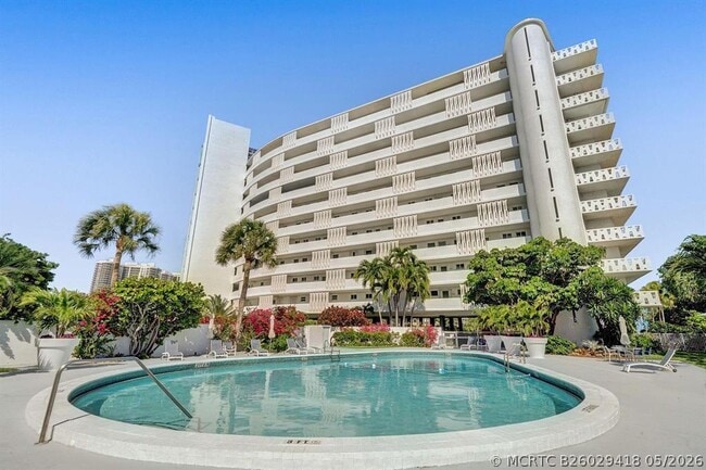 Building Photo - 2840 N Ocean Blvd