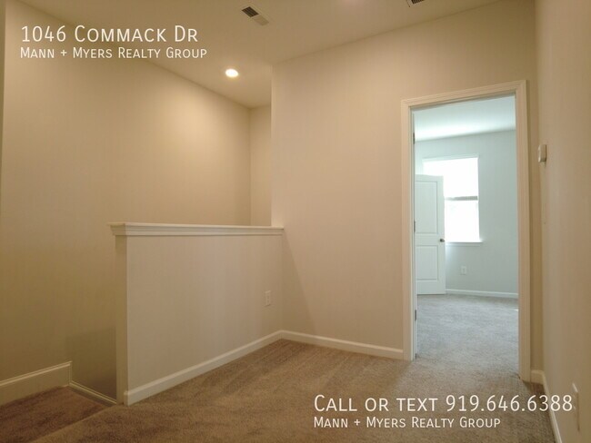 Building Photo - 1046 Commack Dr