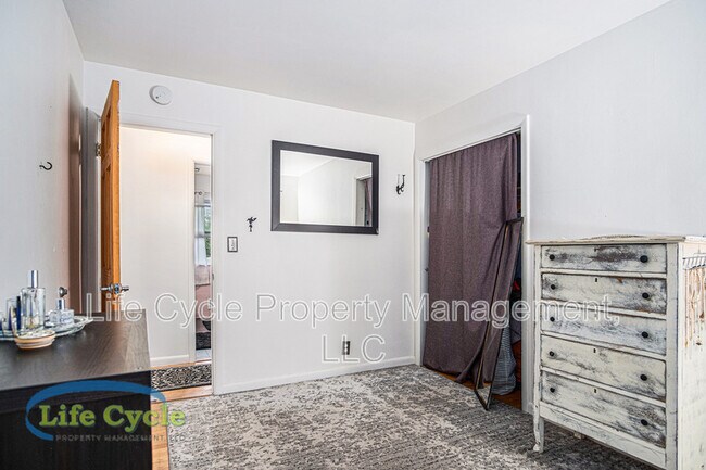 Building Photo - 1546 7th St NW