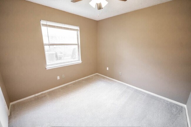 Building Photo - 1811 San Rafael St