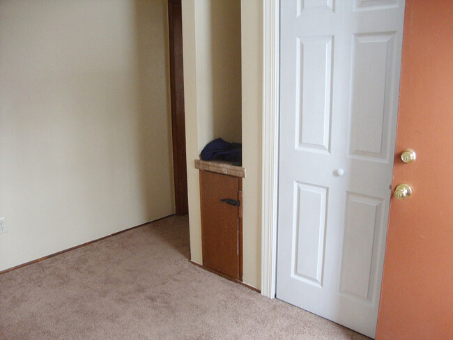 Entry room from parking area. Laundry closet on right. - 712 Charlotte Ave