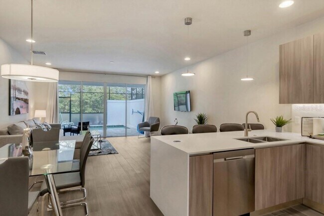 Building Photo - 17305 Hidden Forest Dr