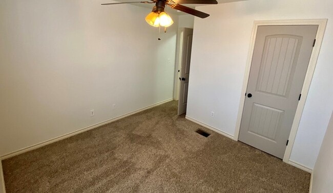 Building Photo - 7208 Manford Ln