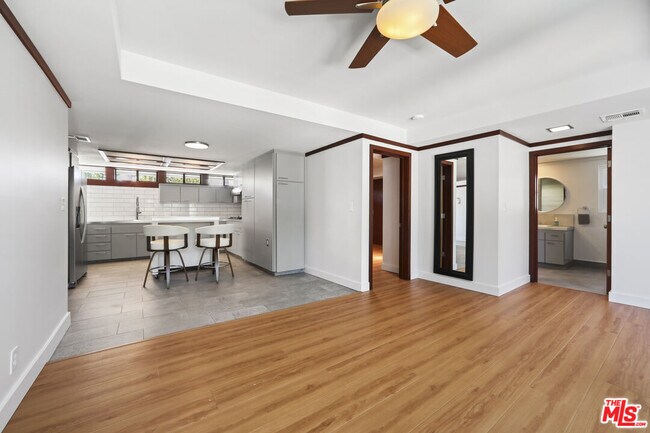Building Photo - 2672 Veteran Ave