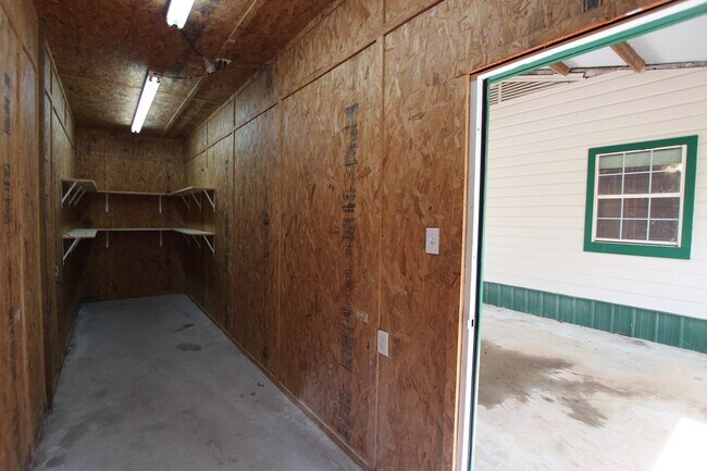 Building Photo - Coming Soon! 3 Bedroom 2 Bath in Bullard! Large Shop!