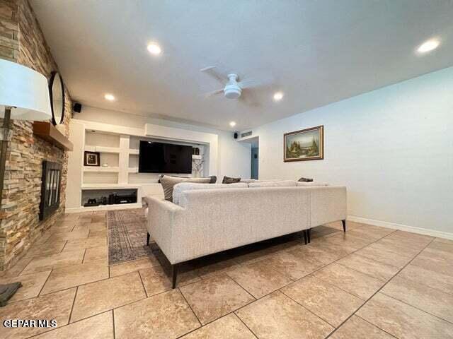 Building Photo - 9005 Shaver Dr