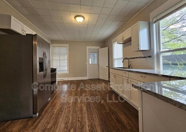 Building Photo - 1105 Woodward St