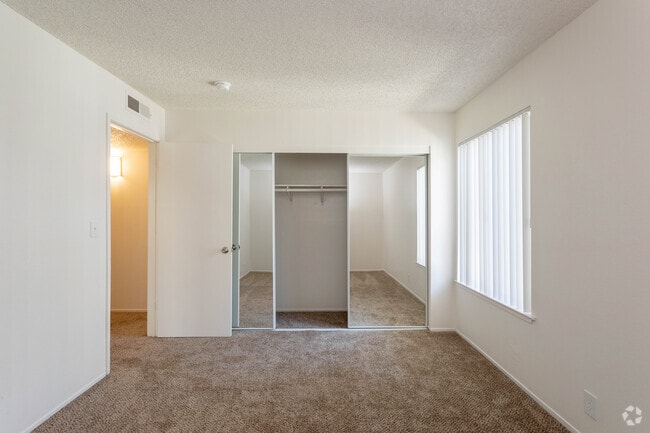 2BR, 1BA - Room - Foxdale