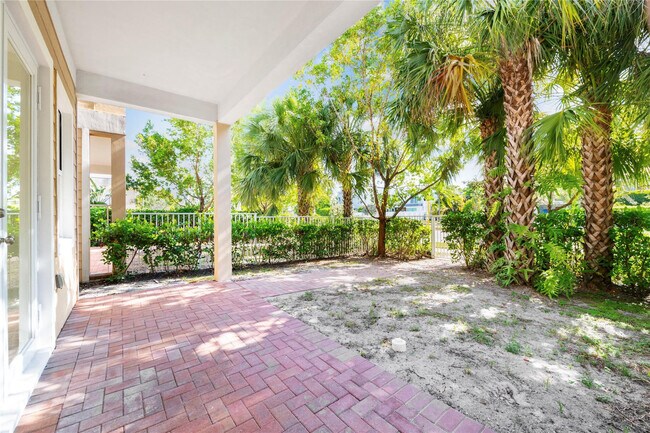 Building Photo - 1432 SW 4th Ave