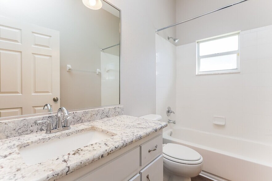Building Photo - 7607 Canterbury Cir