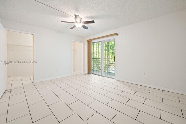 Building Photo - 20310 NE 2nd Ave