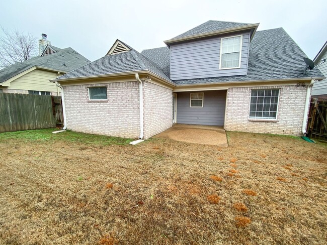 Building Photo - 3 bed, 3 bath home in Arlington