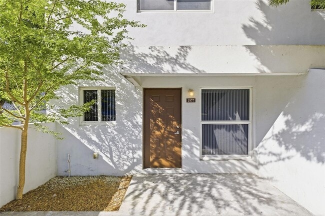 Building Photo - 1977 NW 5th Pl