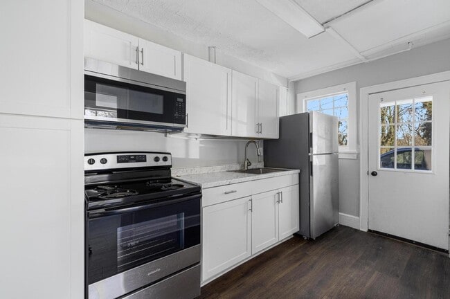 Building Photo - 3800 Memorial Blvd