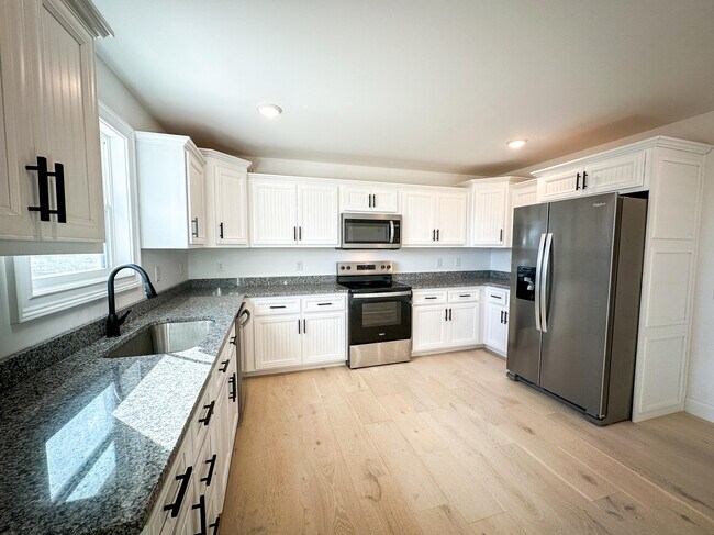 Building Photo - 46 Caden Ln