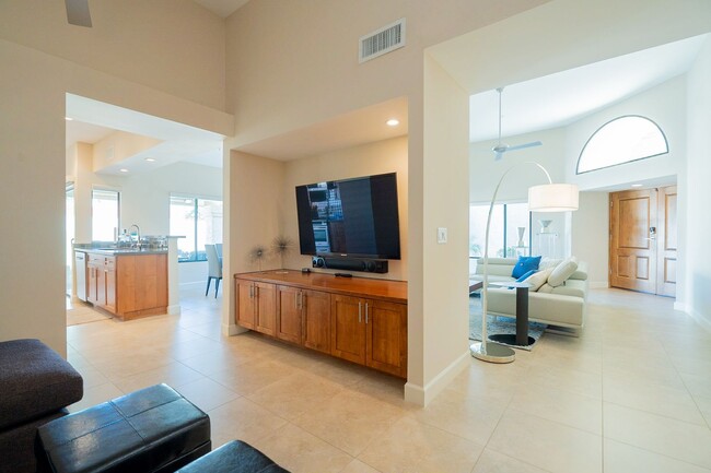 Building Photo - PRIVATE POOL - 2 BEDROOMS PLUS DEN