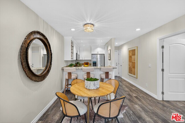 Building Photo - 1125 Pico Blvd