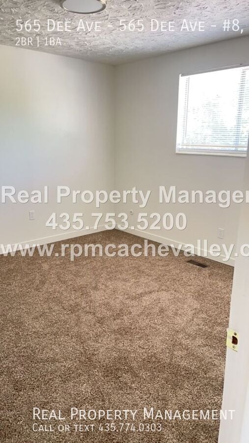 Building Photo - 565 Dee Ave