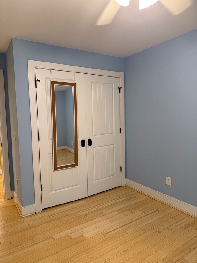 Building Photo - Private basement near UNC campus!