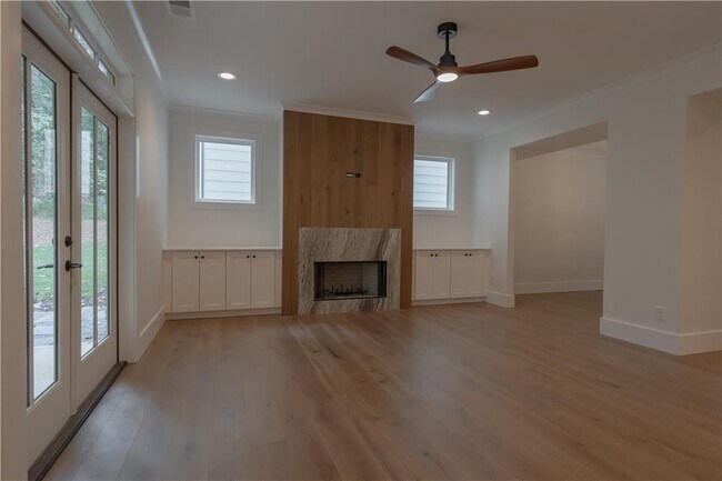 Building Photo - 3007 Holly St