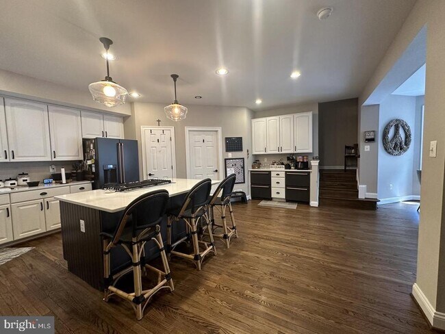 Building Photo - 306 Pure Spring Crescent