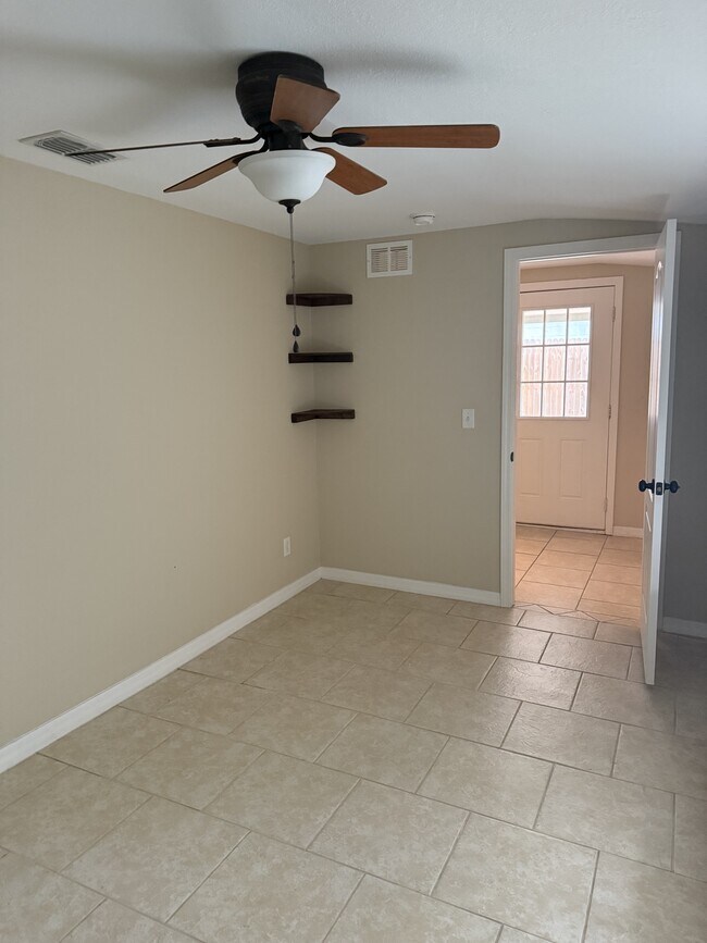 Building Photo - 509 Brightwood Ave