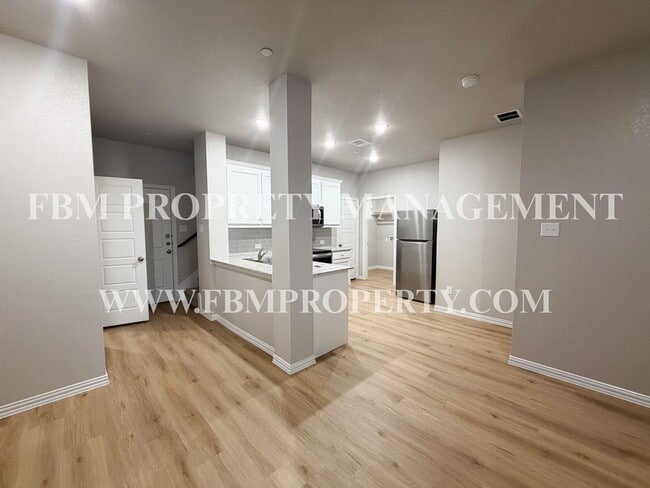 Building Photo - 432 Restoration Rd