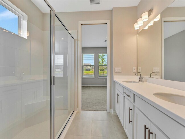 Building Photo - Stunning 3 Bed/ 2.5 bath + Den - New Build...