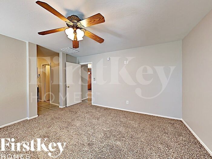 Building Photo - 2050 W Hayden Peak Dr