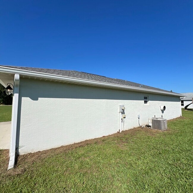 Building Photo - Spacious 4-Bedroom Modern Home in Citra!!!