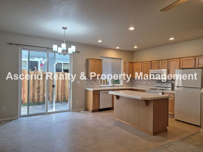 Building Photo - Available NOW!! Beaverton Convenience Central AC & Attached Garage  Minutes to MAX, Costco, Nike ...