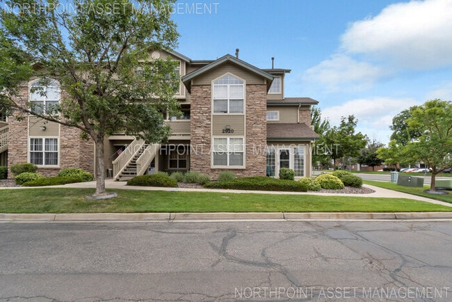 Building Photo - 2 bedroom with attached garage!!