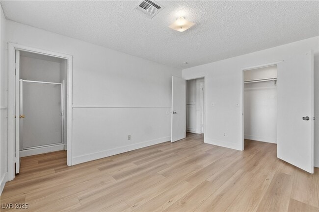 Building Photo - 4705 E Washington Ave