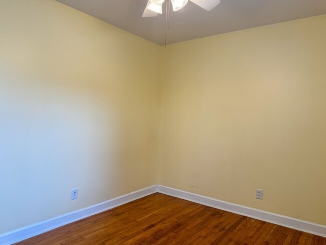 Building Photo - 904 Forestview Dr