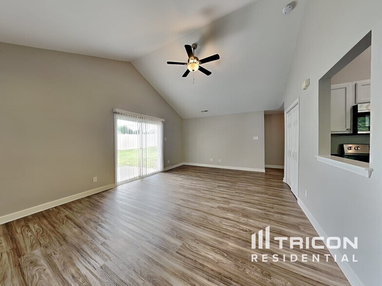 Building Photo - 112 Maple Crest Dr