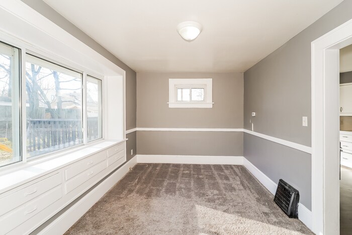 Building Photo - 788 Saxon Ave