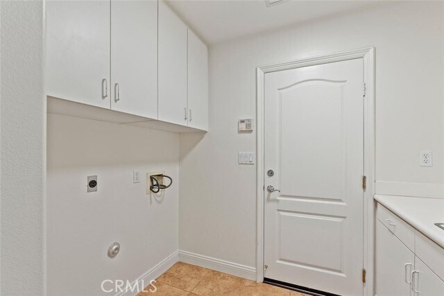 Building Photo - 2140 Chandler Dr