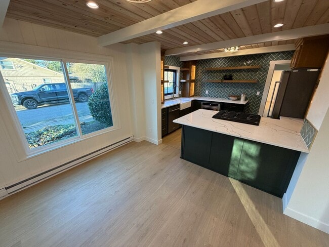 Building Photo - WAL2 - FULLY renovated 3 bed 1.5 bath on OAKWAY!