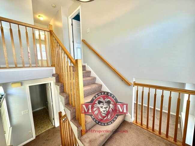 Building Photo - Great 2 Bd 2.5 Bath Townhome in Sandy
