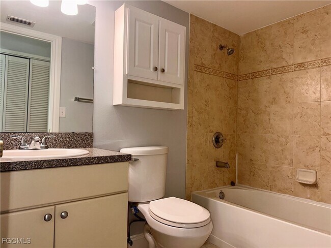 Building Photo - 12650 Kenwood Ln